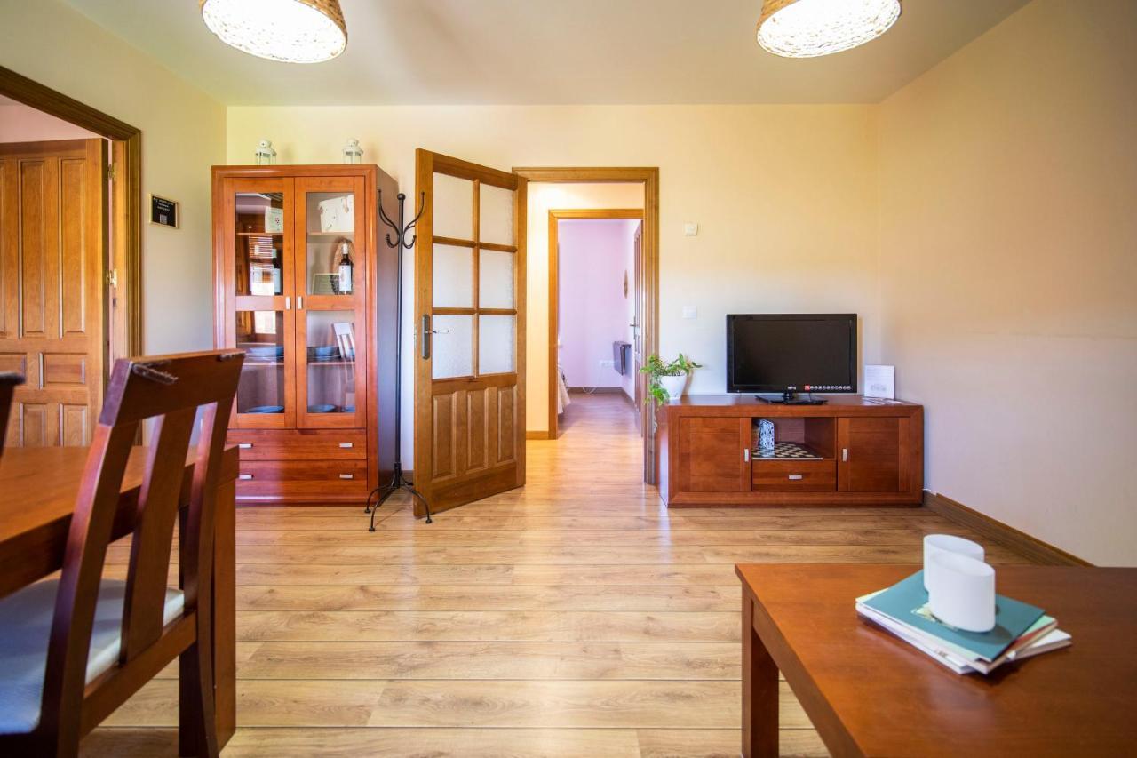 Apartamentos Ribera Del Duero Las Escuelas Vadocondes Exteriör bild