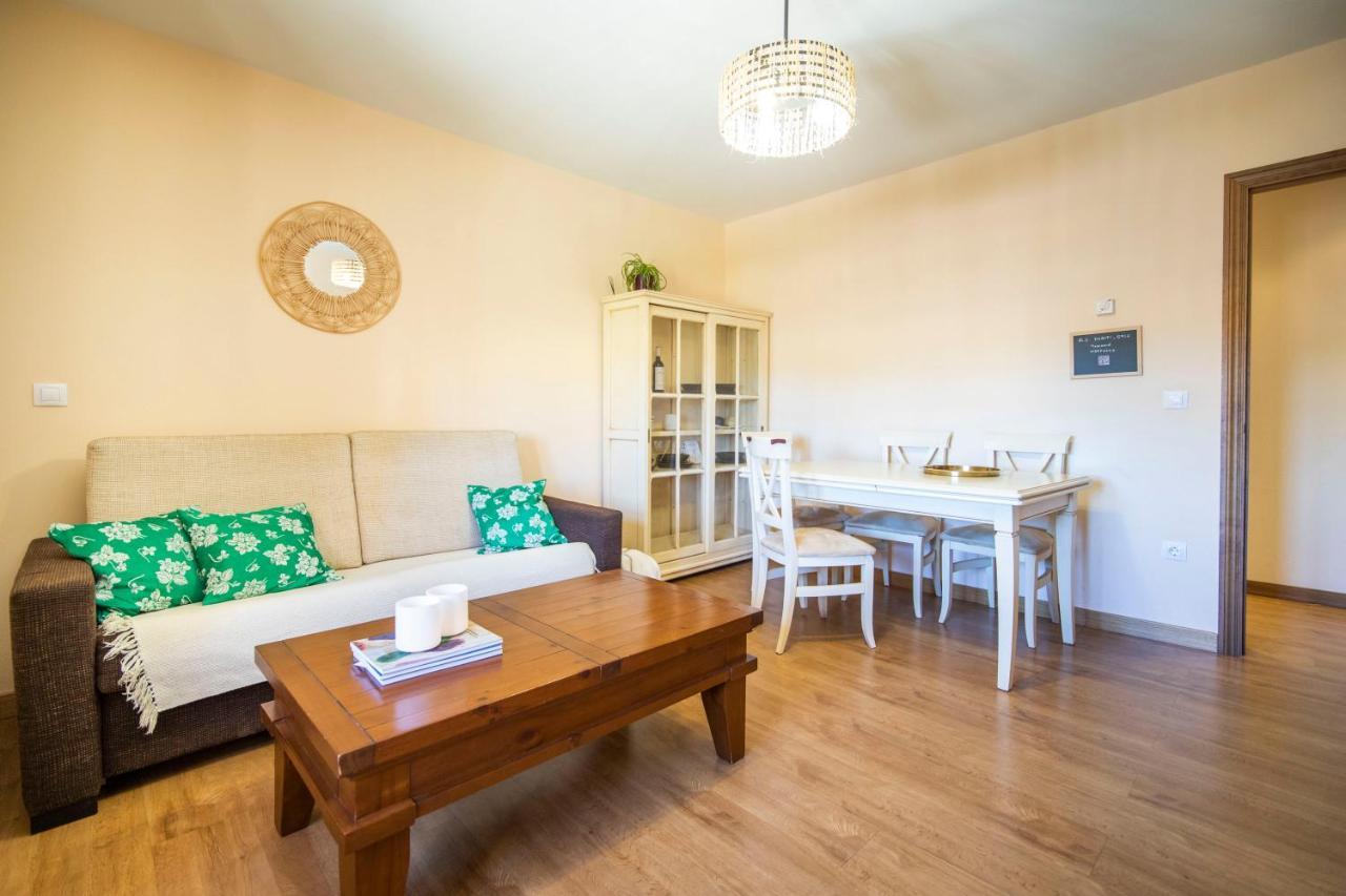 Apartamentos Ribera Del Duero Las Escuelas Vadocondes Exteriör bild