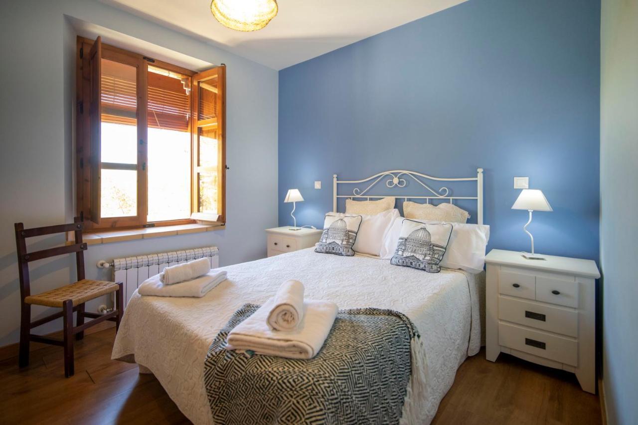 Apartamentos Ribera Del Duero Las Escuelas Vadocondes Exteriör bild